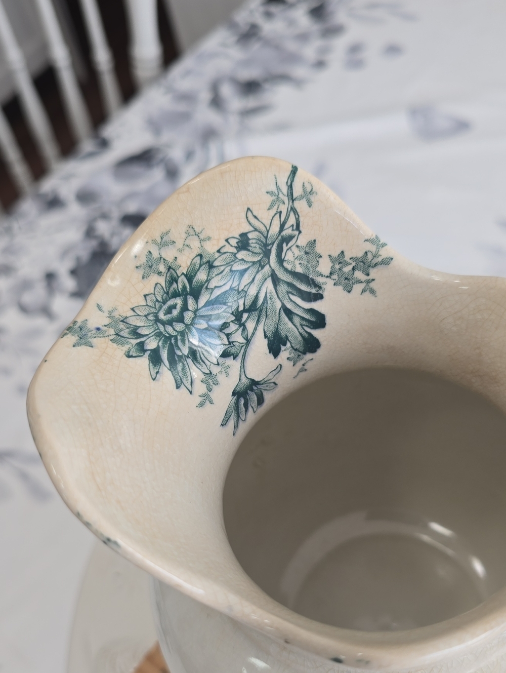 Vintage Buffalo Pottery Chrysanthemum Pitcher Vase Semi Vitreous - Picture 14 of 15